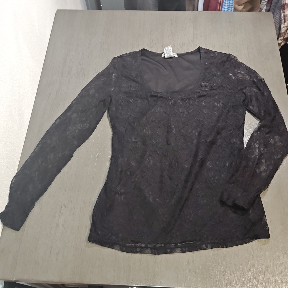 Geneology Woman's Top In Black Flower Lace,Long Lace Sleeves,Size M
